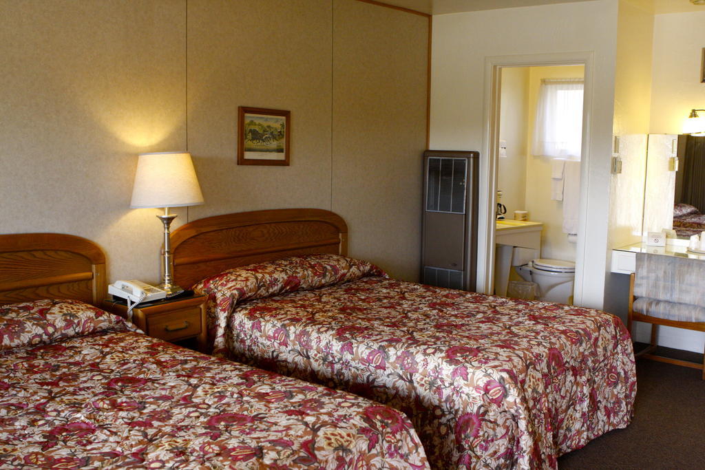 Melody Ranch Motel Paso Robles Room photo